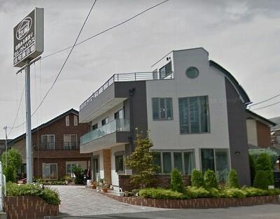 店舗前お客様駐車場あります。