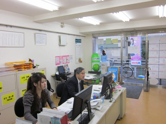 明るい店内です