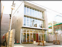 本社エントランス