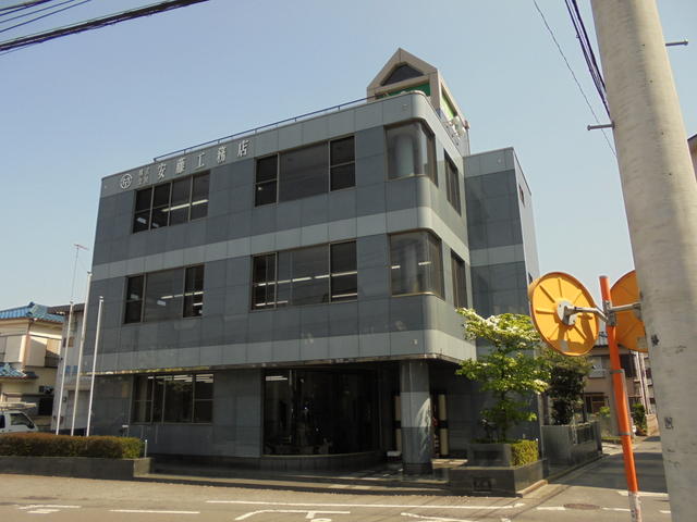 本社社屋の外観