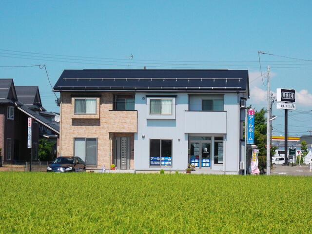 燕三条駅前通りを駅より燕方向へ1，000ｍ、コンビミと眼鏡店交差点を左折100ｍ