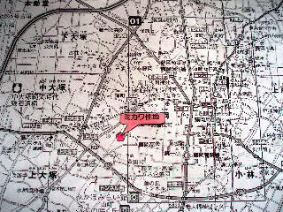 事務所入口は南側となっており、近くに専用駐車場があります。