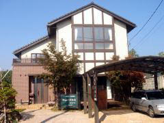 ＪＲ中央本線長坂駅より徒歩３分に位置する店舗