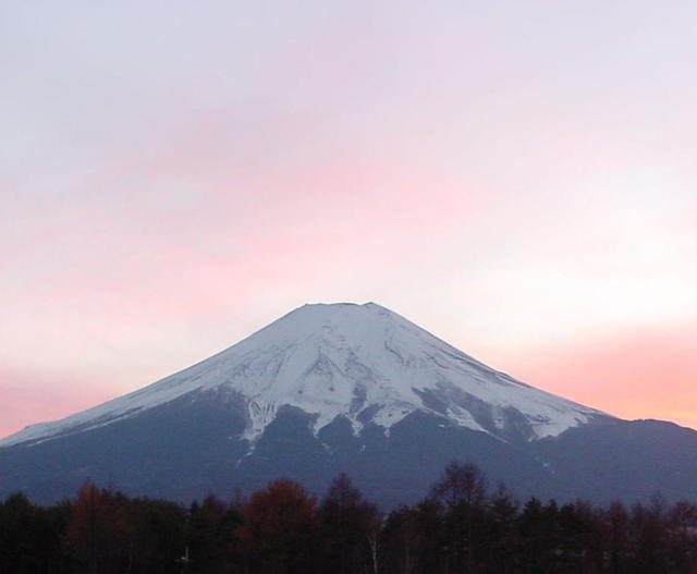 本店より富士山を望む