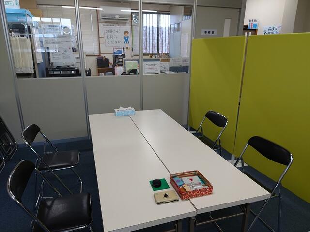 丸藤ビル2階が事務所です。