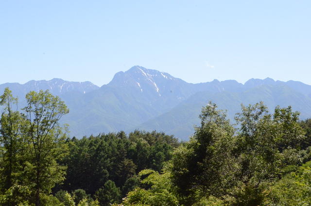 事務所から見た甲斐駒ケ岳