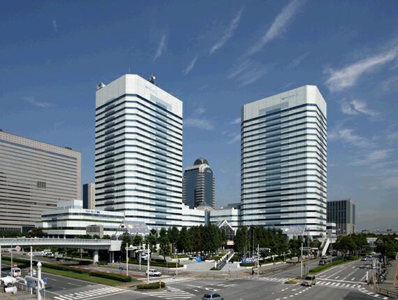 JR海浜幕張駅前【幕張テクノガーデン】内にオフィスがございます