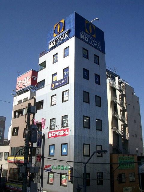 JR総武線新小岩駅南口下車、徒歩１分