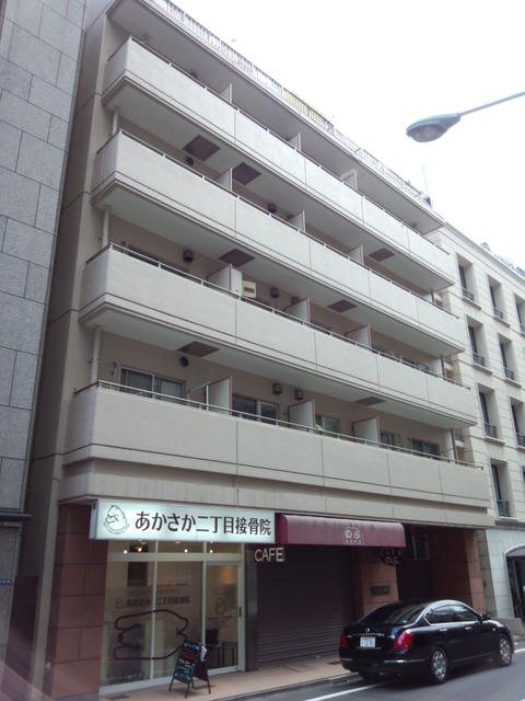 事務所ビル外観