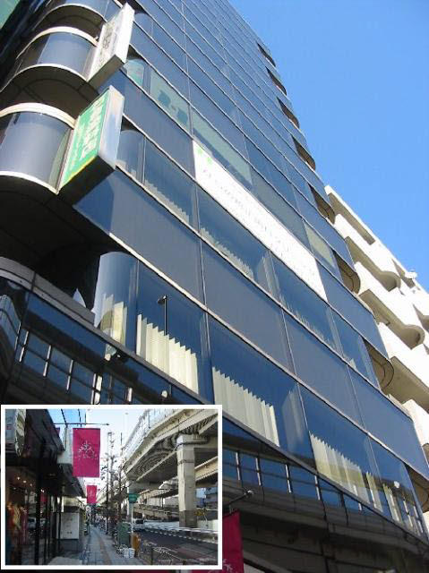 ２４６号線沿オフィスビルの７階です。