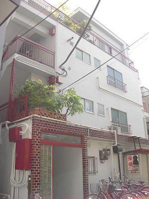 当アパート２０１号室が当社です。