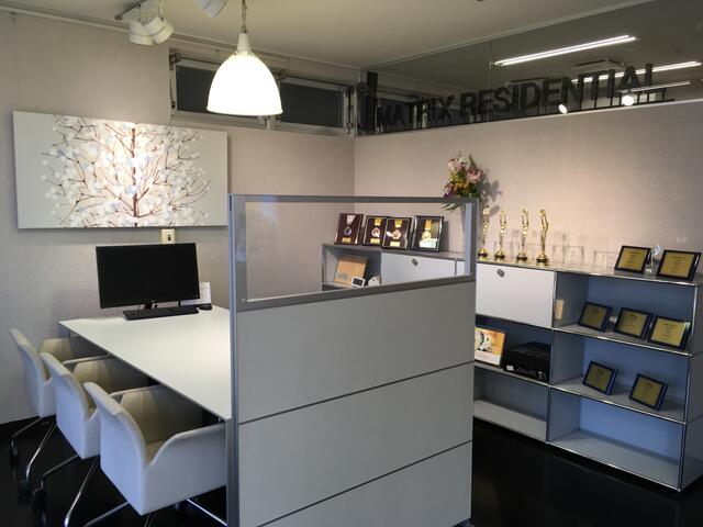 落ち着いた店内でお客様がご納得いただける提案をさせていただきます。