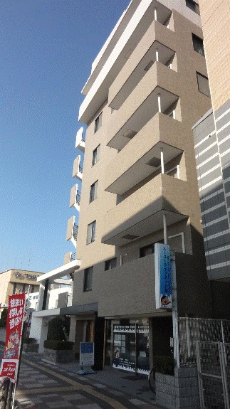 弊社入居ビルです。