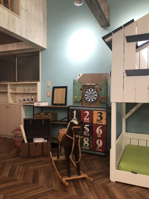 キッズスペースがありますのでお子様のご一緒にいらしてくださいね！