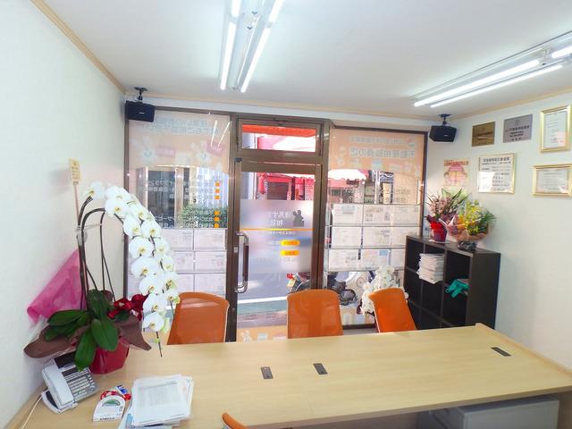 ゆっくり落ち着いて相談出来るカウンター席です。