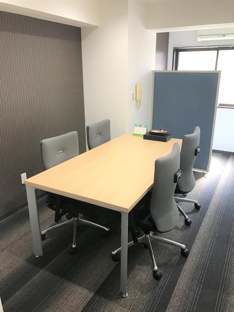 落ち着いた商談スペースで打ち合わせしましょう。