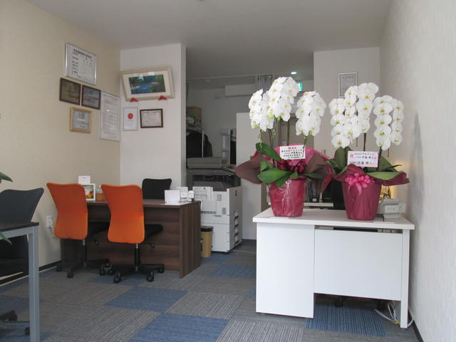 明るくきれいな店舗内です