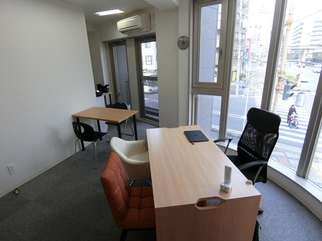 明るい店内でお部屋のご紹介！