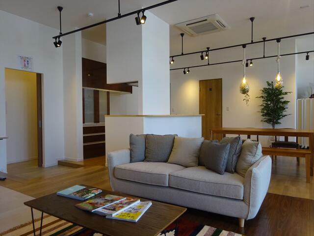 店舗内でリフォーム施行例や家具を見たり触ったりして確認することが可能です