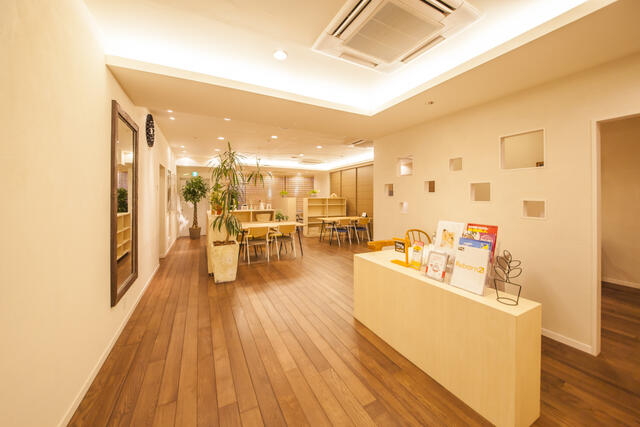 カフェ風の店内で、ゆっくりくつろぎながらお住まいについてご相談できます。