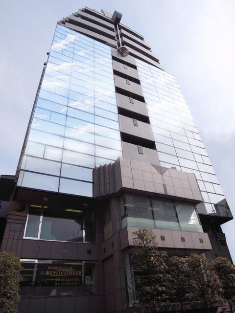 弊社事務所のビル外観