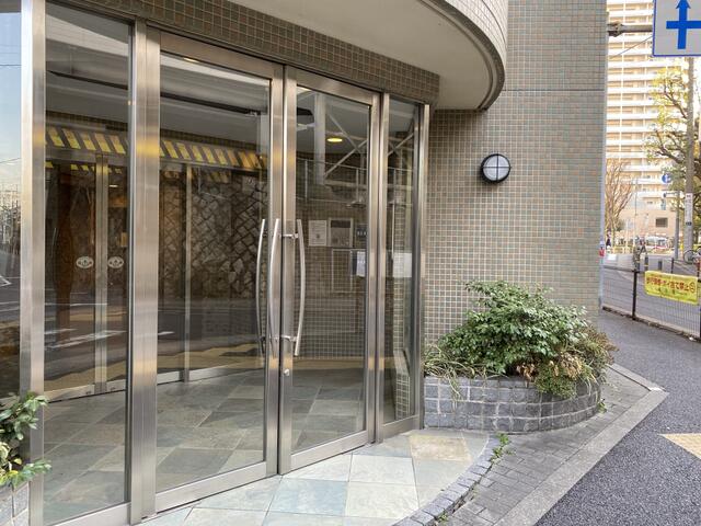 ご来店の際は事前に必ず予約を頂けましたら幸いです。