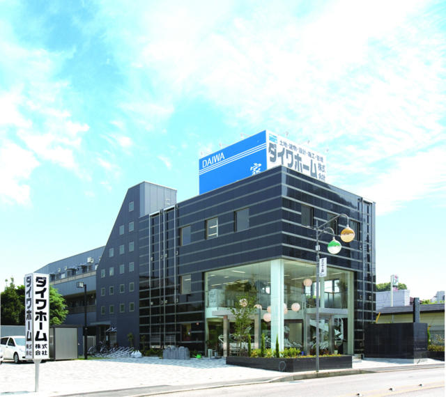 京成本線 鬼越駅から徒歩２分。国道１４号線沿いの本社ビルです。