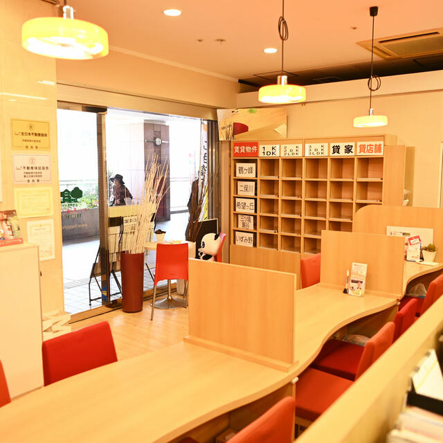 オープンカフェ風で、お気軽にお立ち寄りください。