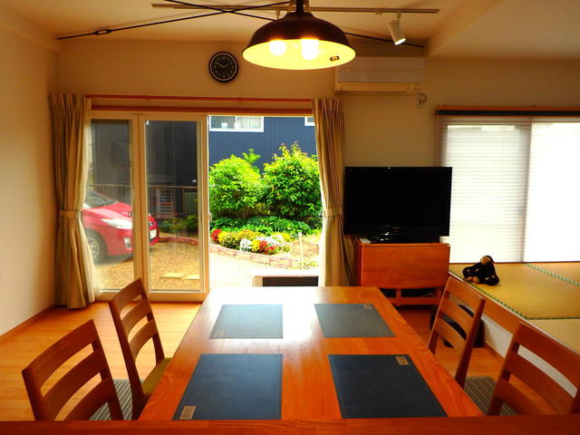 打ち合わせスペース。アットホームな雰囲気でご相談いただけます。