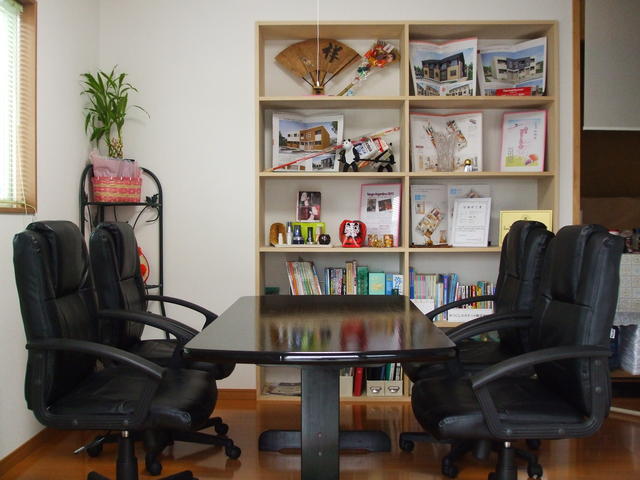 事務所内観です。