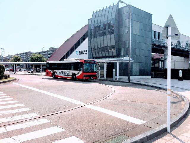 ＩＲいしかわ鉄道東金沢駅前