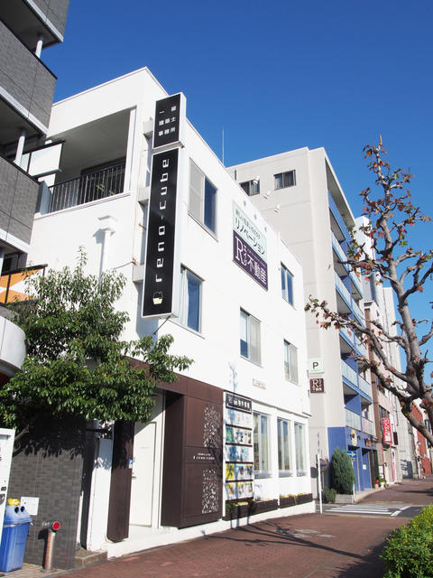 国道19号線沿いから見た店舗外観の様子