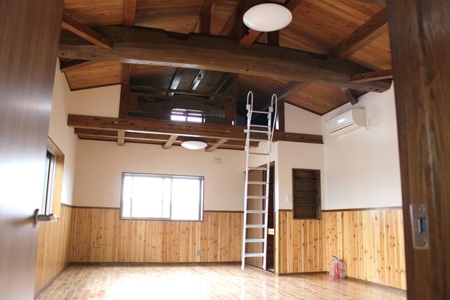 こだわり無垢材使用