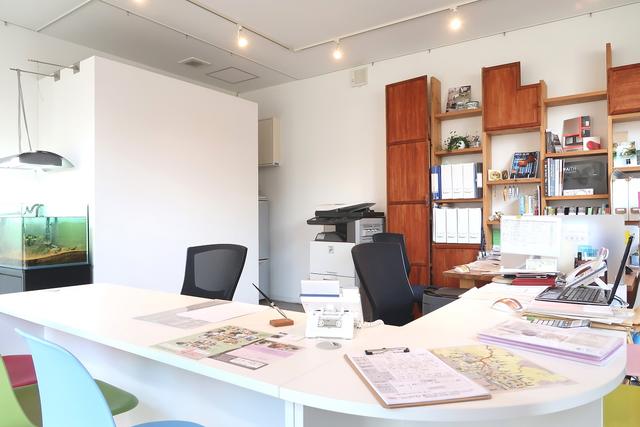 イロドア株式会社店内