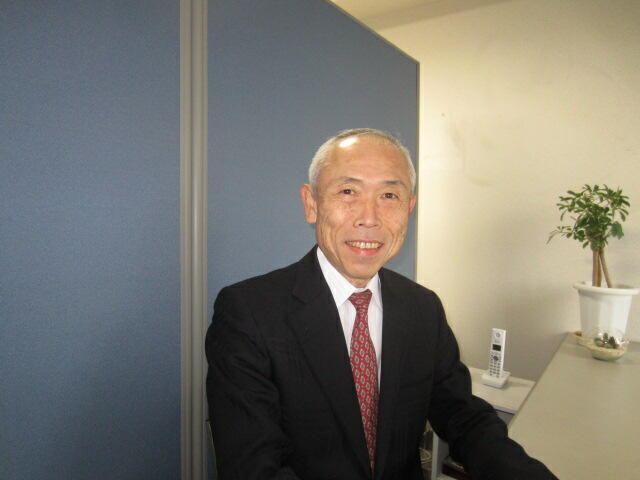 代表　佐々木　靖