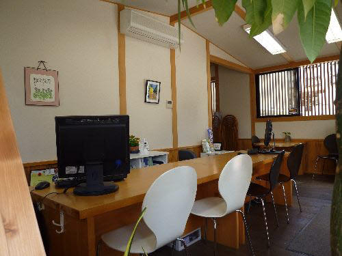 落ち着いた雰囲気の事務所です。