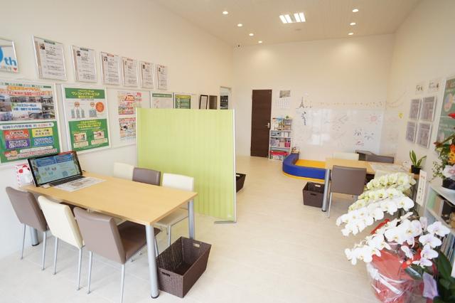 広々とした接客スペース