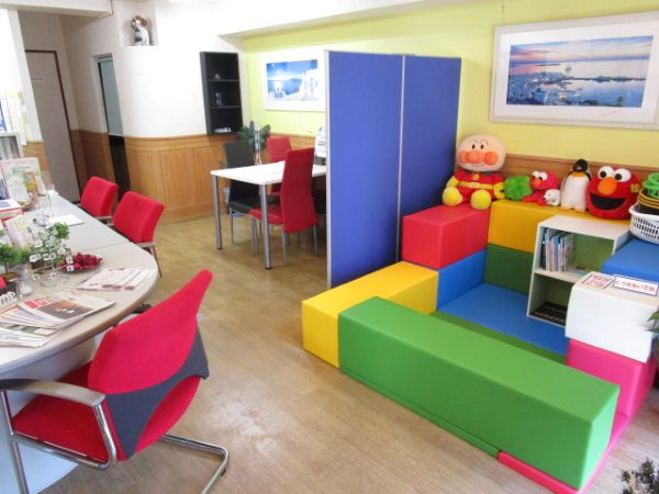 アシストホーム(株)店内