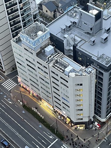 ヒトと一緒で正面から一面を捉えるのではなく、あらゆる角度から調査することは大事だと上から捉えてみました。