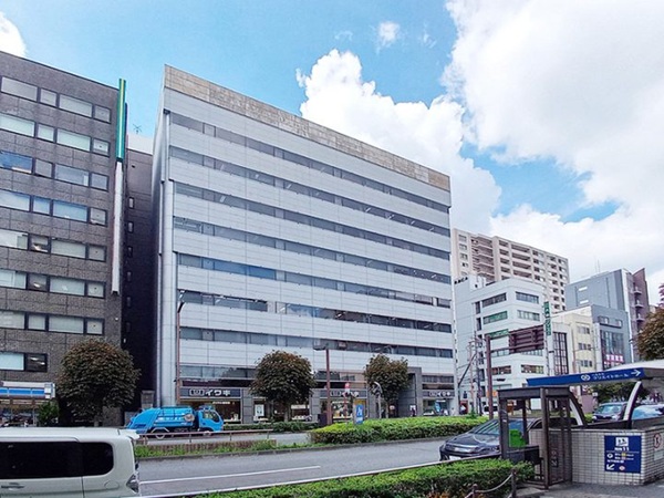 弊社のある八王子東町センタービルです。弊社は最上階９階です。