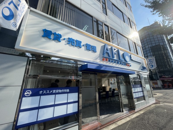 新大阪駅７番出口から徒歩2分の１階店舗